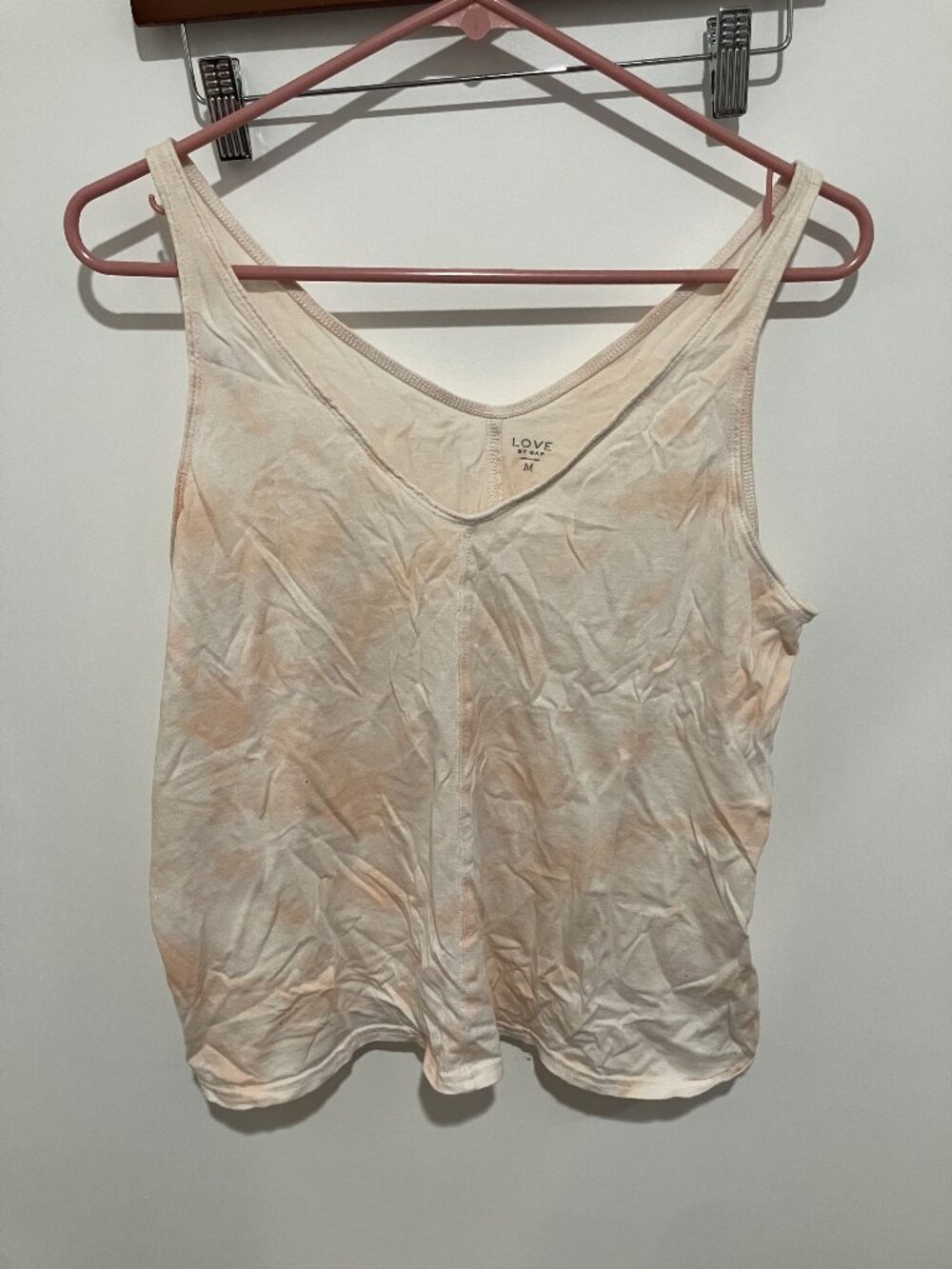 Love by GAP Women's V-Neck Tie Dye Tank Top, Pink, Size Medium